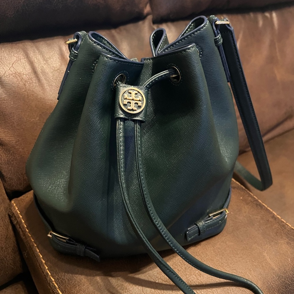 Bucket Tory Burch bag
